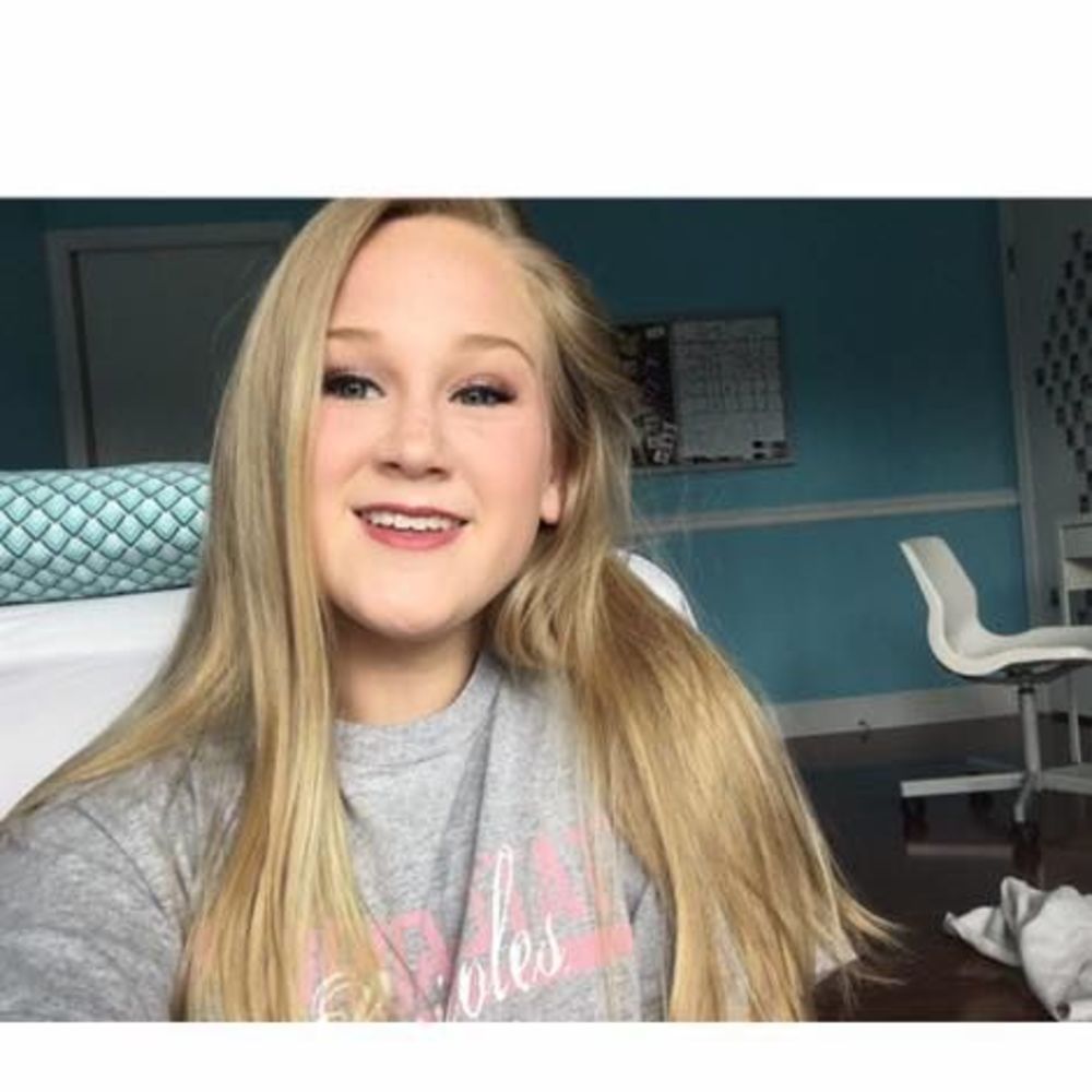 Meet your Posher, Caiti